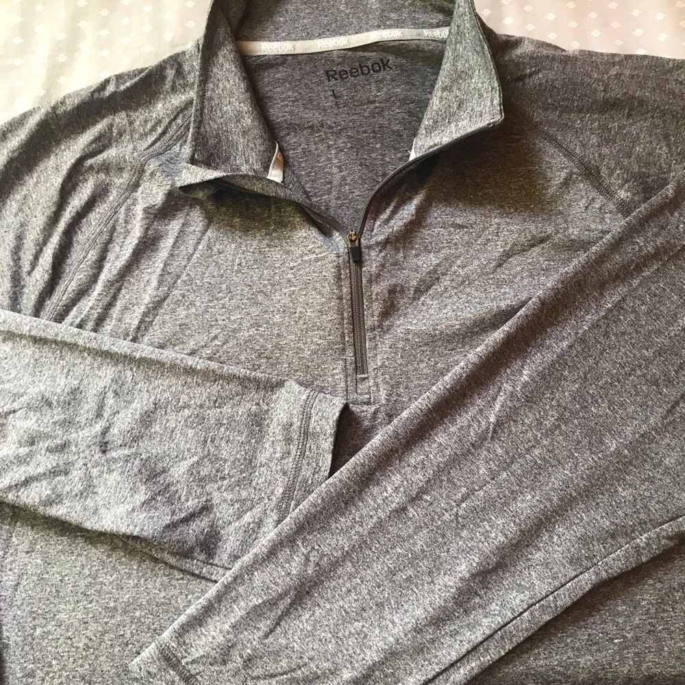 Reebok size large long sleeve with zipper